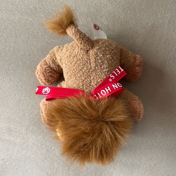 RED LION Hotels lion plushie / stuffed lion - Picture 5 of 7